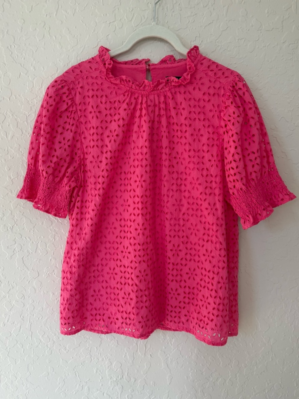 J. Crew Women’s Pink Eyelet Blouse with Ruffle Neck and Puff Sleeve Size M